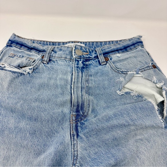 Zara High Waisted Distressed Straight Leg Jeans in GUC - Picture 5 of 6